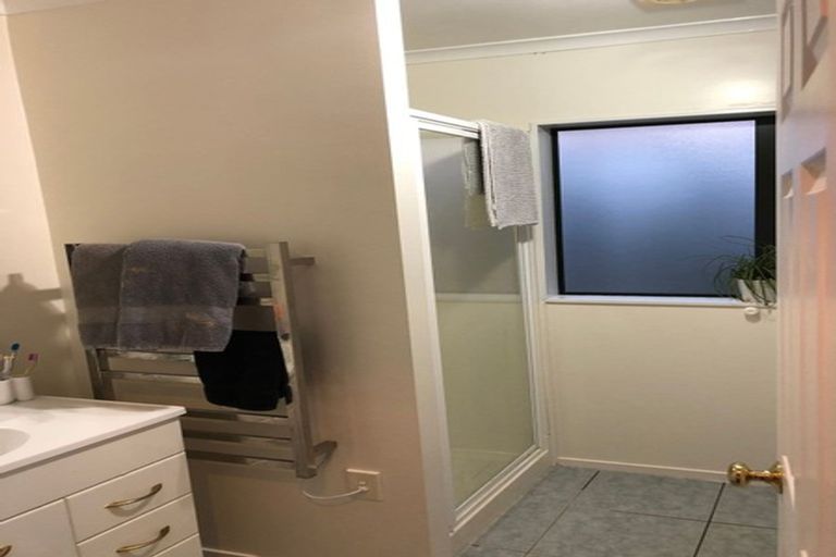 Photo of property in 91 Moyrus Crescent, East Tamaki Heights, Auckland, 2016