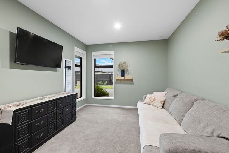 Photo of property in 10 Peregrine Crescent, Rolleston, 7615