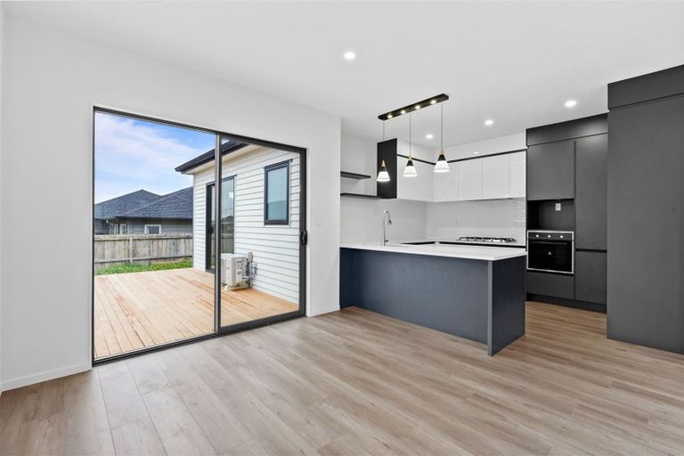 Photo of property in 4 Parton Road, Pukekohe, 2120