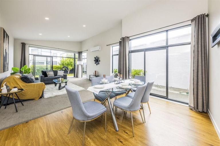 Photo of property in 20 Liberation Road, Papakura, 2110