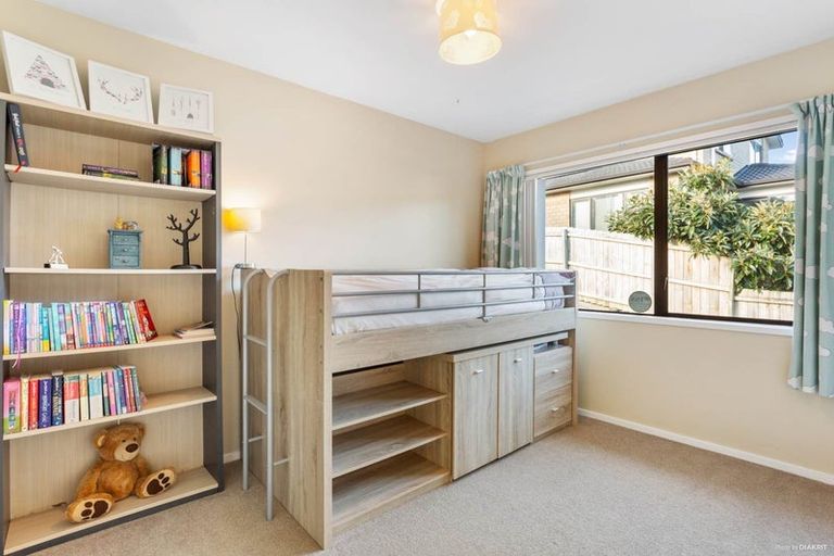 Photo of property in 690a Beach Road, Browns Bay, Auckland, 0630