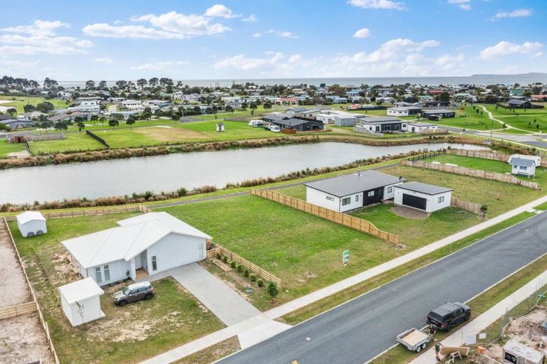 Photo of property in 208 Hamiora Street, Matarangi, 3592