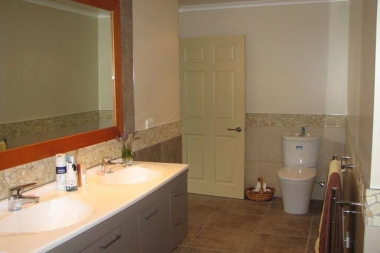 Photo of property in 20 Old Golf Course Road, Bridge Hill, Alexandra, 9320