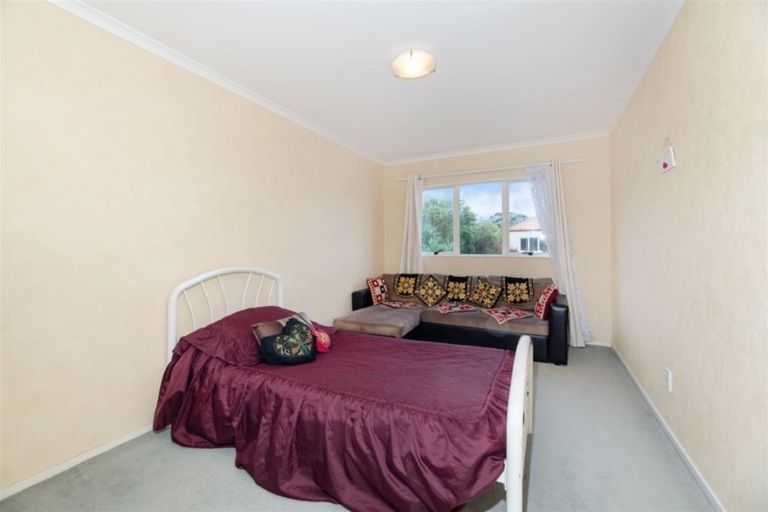 Photo of property in 10 Dainton Place, New Lynn, Auckland, 0600