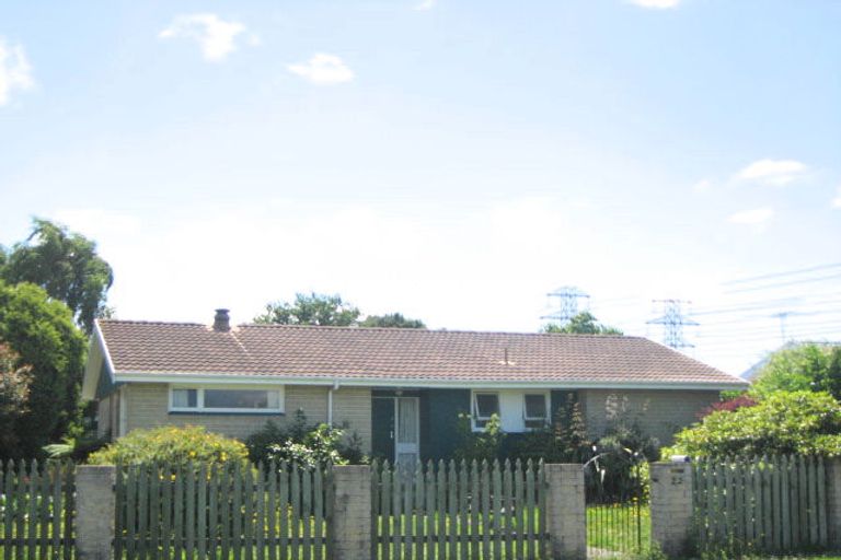 Photo of property in 22 Malabar Crescent, Broomfield, Christchurch, 8042