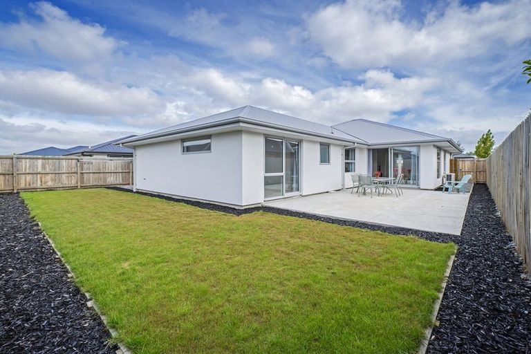 Photo of property in 17 Lewis Crescent, Rolleston, 7614