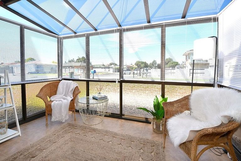 Photo of property in 1/70 Florence Avenue, Orewa, 0931