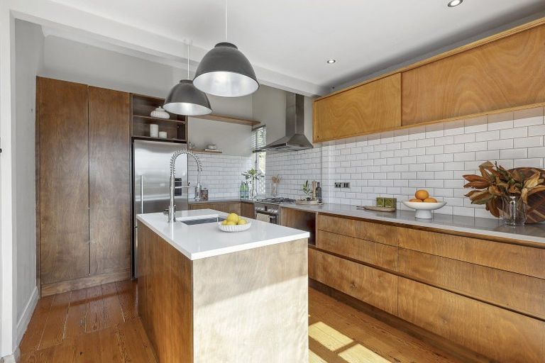 Photo of property in 34 Connaught Terrace, Brooklyn, Wellington, 6021