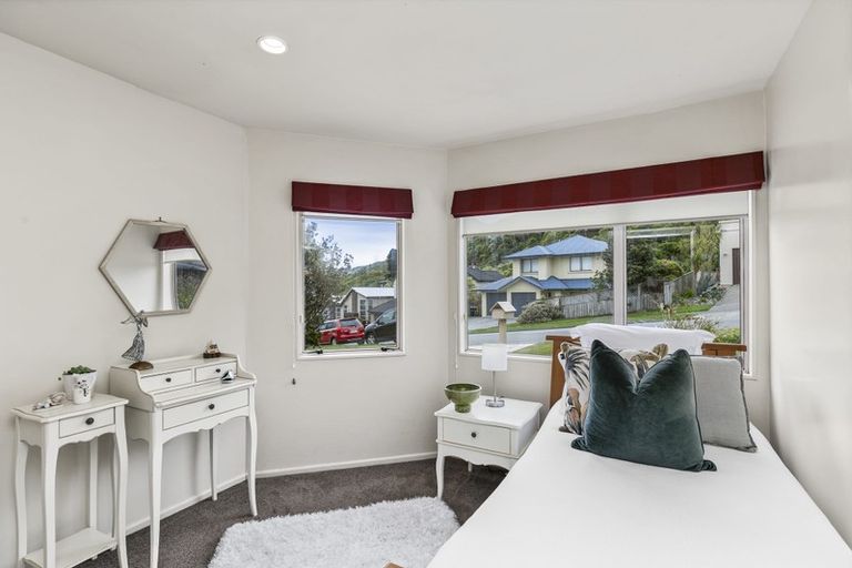 Photo of property in 24 Waverton Terrace, Churton Park, Wellington, 6037