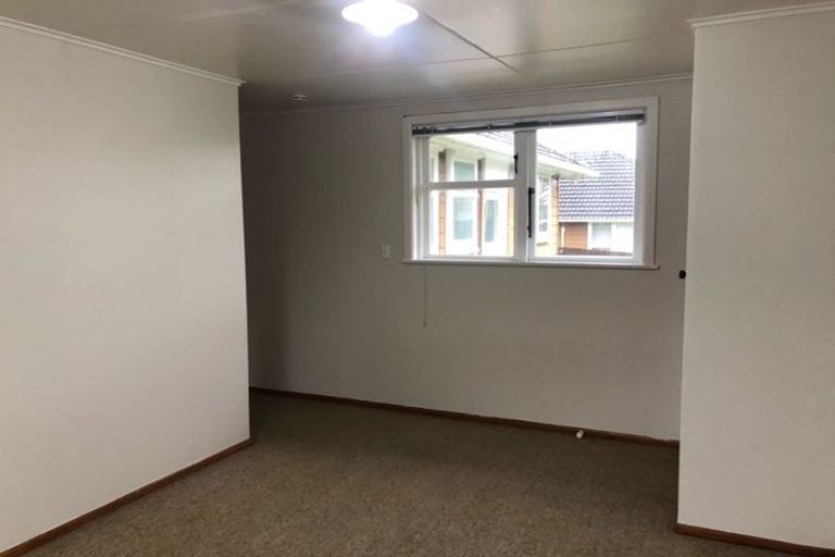 Photo of property in 3166 Great North Road, New Lynn, Auckland, 0600