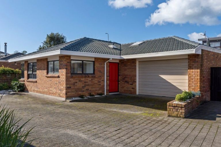 Photo of property in 2/10 Terrace Avenue, Mount Maunganui, 3116