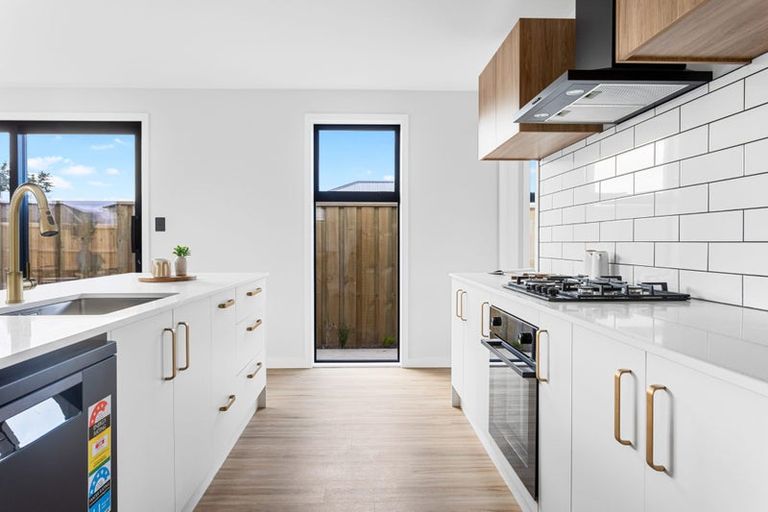 Photo of property in 27 Herridge Street, Woodend, 7691