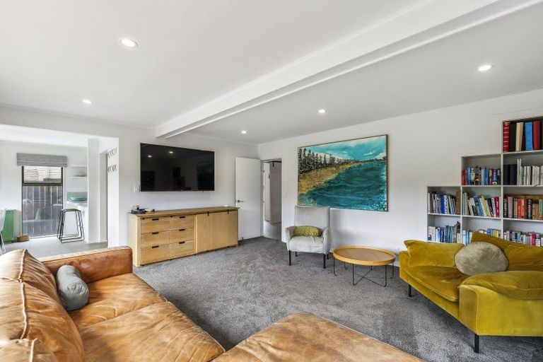 Photo of property in 35 Raumati Terrace, Khandallah, Wellington, 6035
