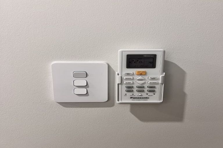 Photo of property in 20 Heketara Way, Massey, Auckland, 0614