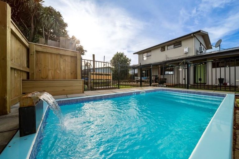 Photo of property in 164 Tukapa Street, Westown, New Plymouth, 4310