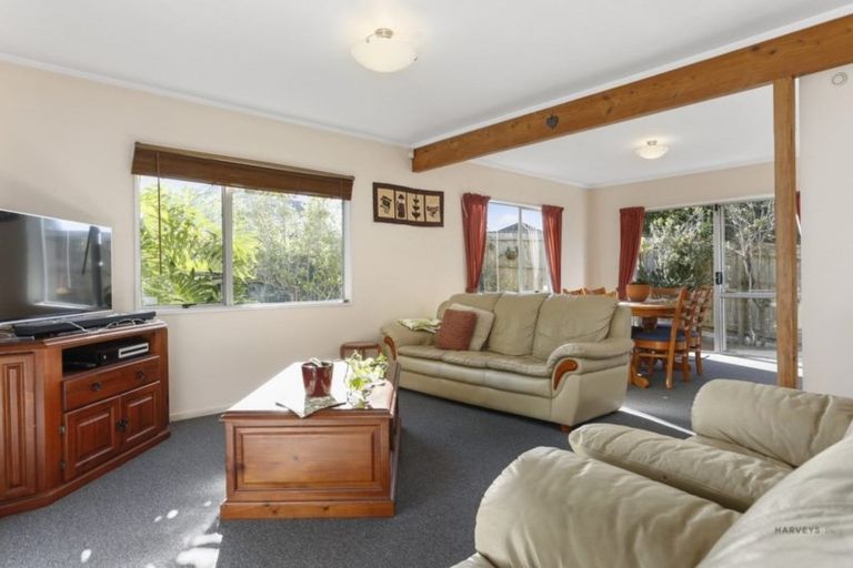Photo of property in 1/83 Mcleod Road, Te Atatu South, Auckland, 0610