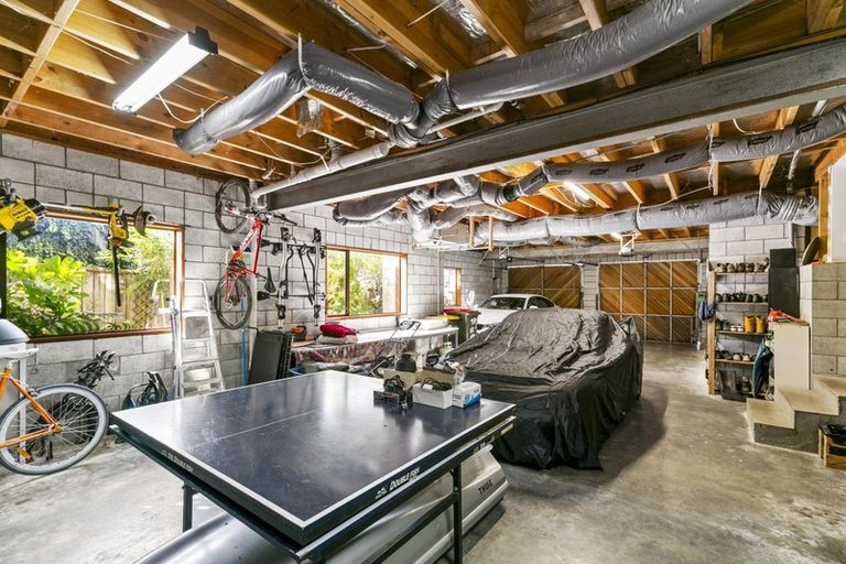 Photo of property in 24 Satara Crescent, Khandallah, Wellington, 6035