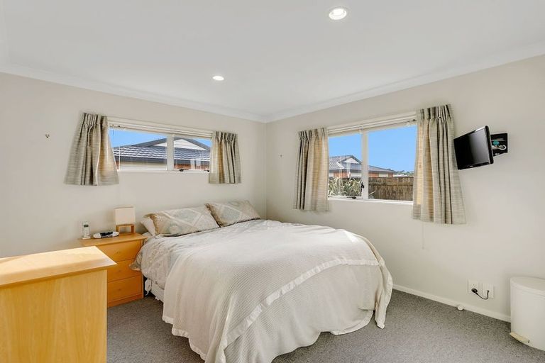 Photo of property in 19 Pohutukawa Grove, Titahi Bay, Porirua, 5022