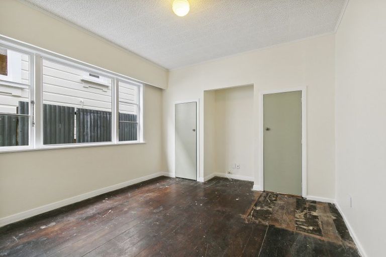 Photo of property in 37 Ribble Street, Island Bay, Wellington, 6023