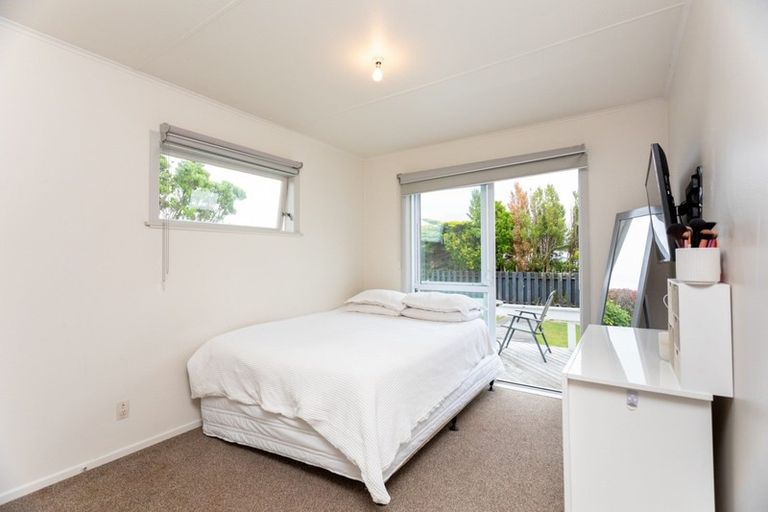 Photo of property in 8 Pennant Grove, Titahi Bay, Porirua, 5022