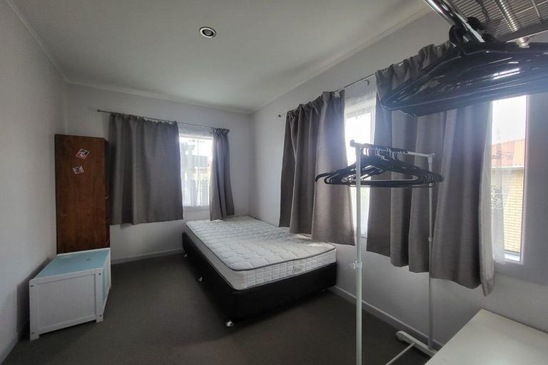Photo of property in 11a Newington Road, Henderson, Auckland, 0612