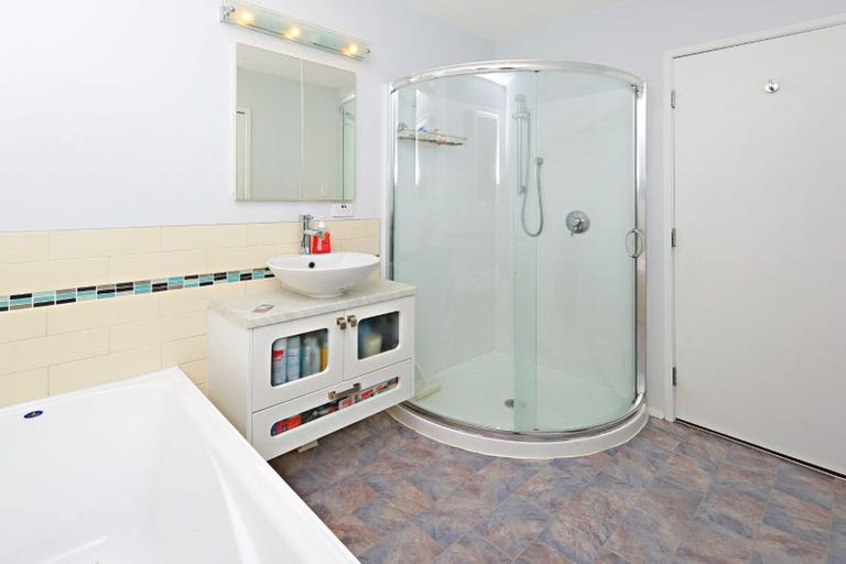 Photo of property in 146 Pigeon Mountain Road, Half Moon Bay, Auckland, 2012