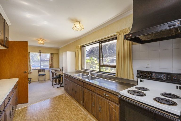 Photo of property in 2 Caroline Crescent, Highbury, Palmerston North, 4412