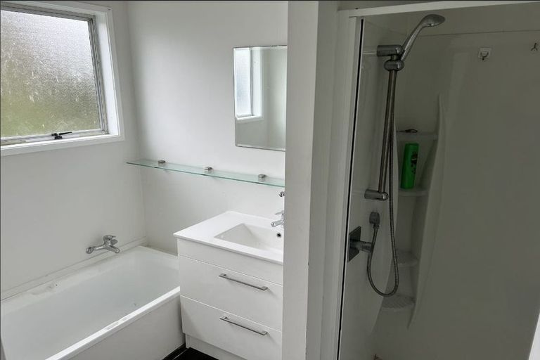 Photo of property in 73 Hartley Terrace, Massey, Auckland, 0614