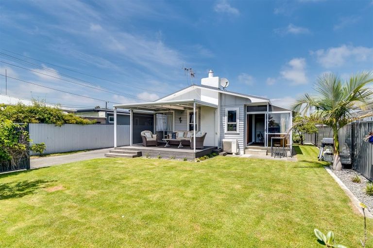 Photo of property in 27 Meeanee Road, Taradale, Napier, 4112