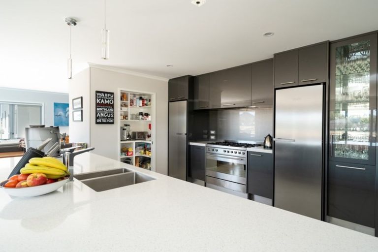 Photo of property in 169 Vista Paku, Pauanui, Hikuai, 3579