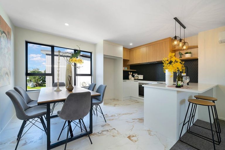 Photo of property in 11 Sarona Avenue, Glen Eden, Auckland, 0602