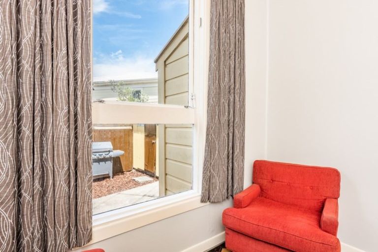 Photo of property in 21 Douglas Street, Mount Cook, Wellington, 6021
