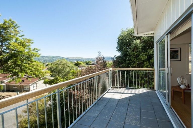 Photo of property in 2 Volkner Grove, Waterloo, Lower Hutt, 5011