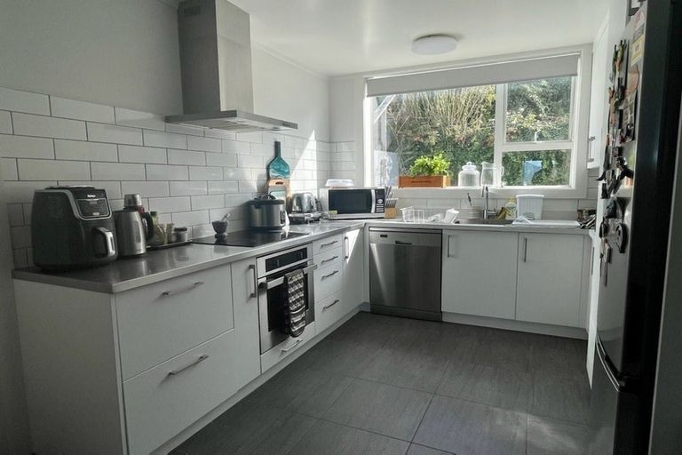 Photo of property in 25 Sugarloaf Road, Brooklyn, Wellington, 6021