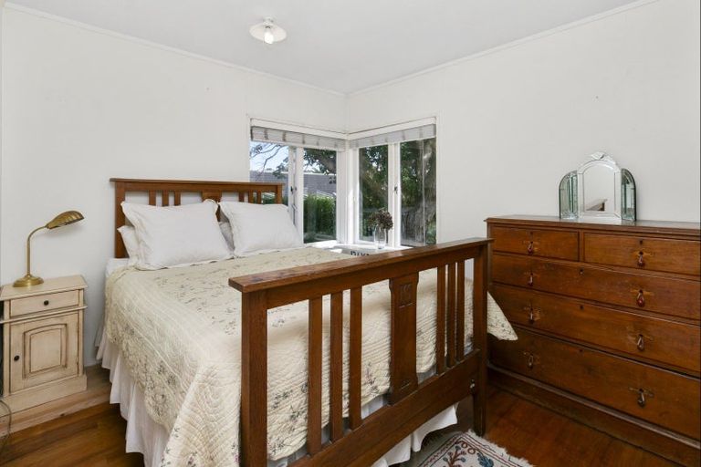 Photo of property in 55 Merani Street, Belmont, Auckland, 0622