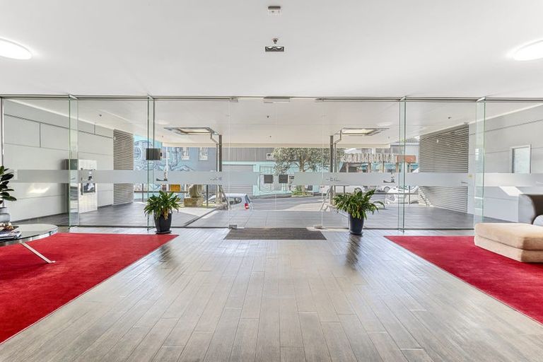 Photo of property in 22 Liardet Apartments, 303/22 Liardet Street, New Plymouth, 4310