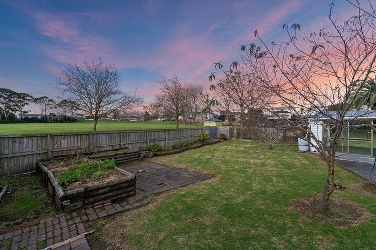 Photo of property in 15 Velvet Crescent, Otara, Auckland, 2023