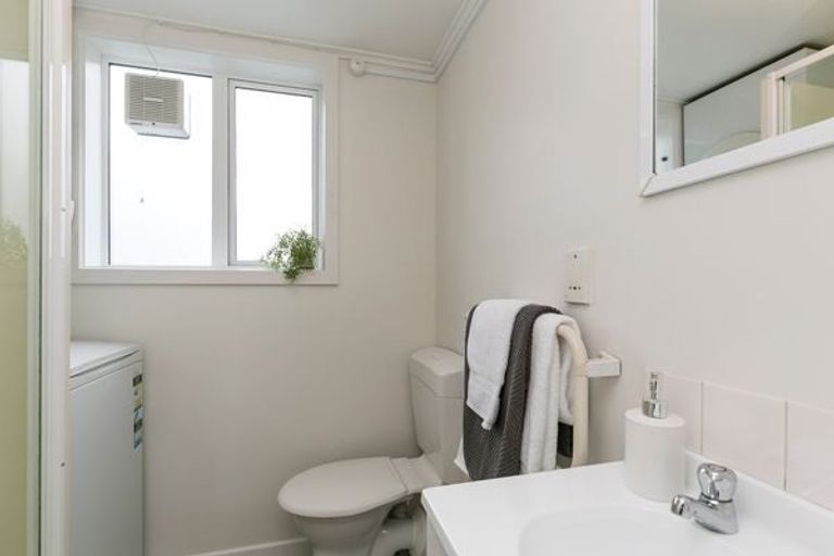 Photo of property in Windsor Court, 340u3 Tinakori Road, Thorndon, Wellington, 6011