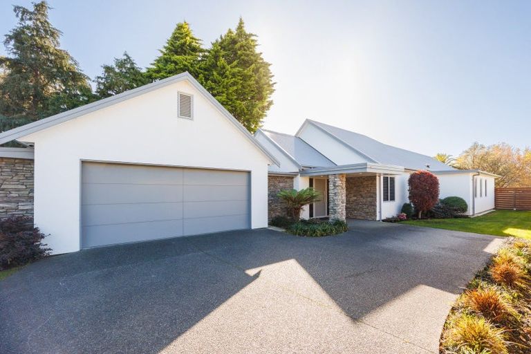 Photo of property in 5 Heritage Place, Terrace End, Palmerston North, 4410