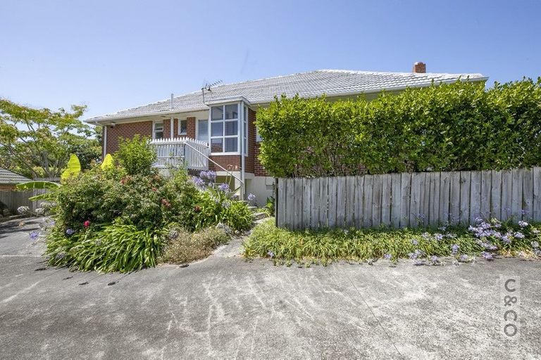 Photo of property in 94 Colwill Road, Massey, Auckland, 0614