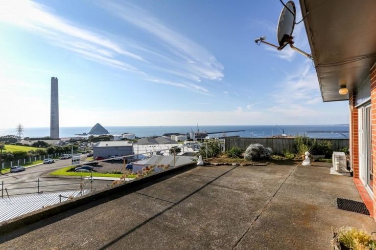 Photo of property in 1/1 Findlay Street, Moturoa, New Plymouth, 4310
