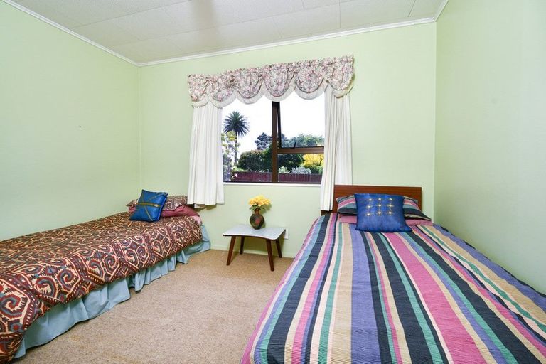 Photo of property in 94 Roberts Road, Te Atatu South, Auckland, 0610