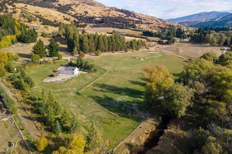 Photo of property in 930 Mount Barker Road, Wanaka, 9382