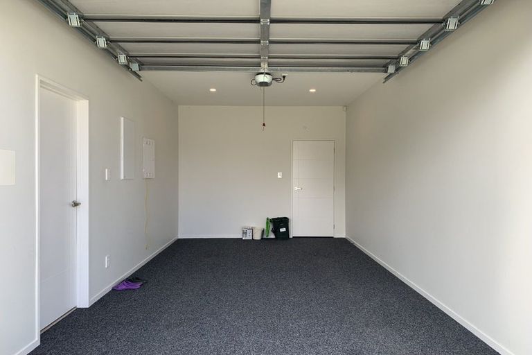 Photo of property in 1/18 Kaimai Avenue, Massey, Auckland, 0614