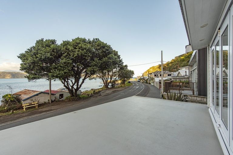 Photo of property in 141 Breaker Bay Road, Breaker Bay, Wellington, 6022