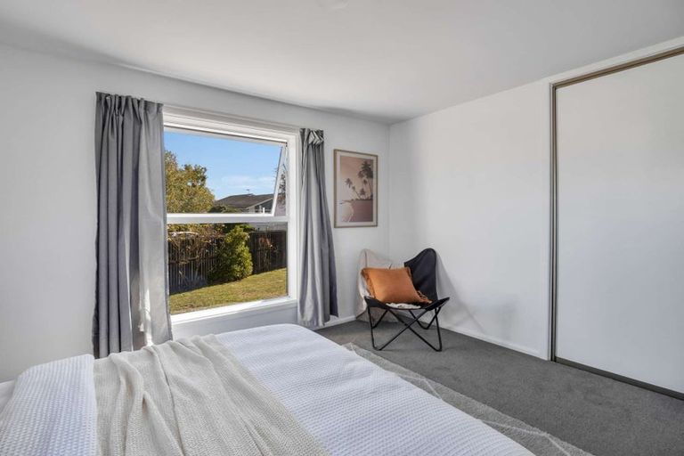 Photo of property in 12 Delaware Crescent, Russley, Christchurch, 8042