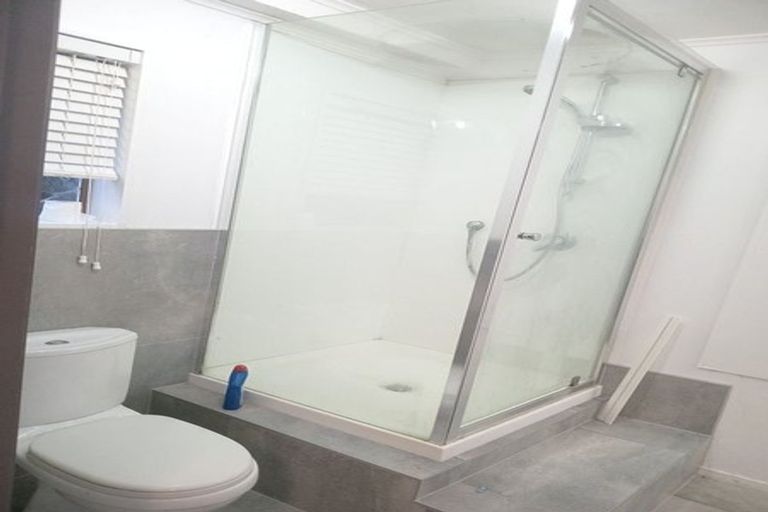 Photo of property in 16 Valhalla Drive, Beach Haven, Auckland, 0626