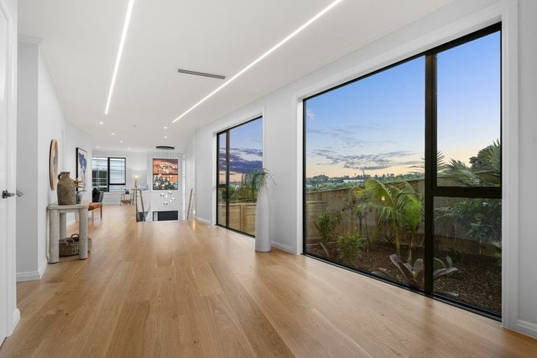 Photo of property in 12 Makumaku Place, Long Bay, Auckland, 0630