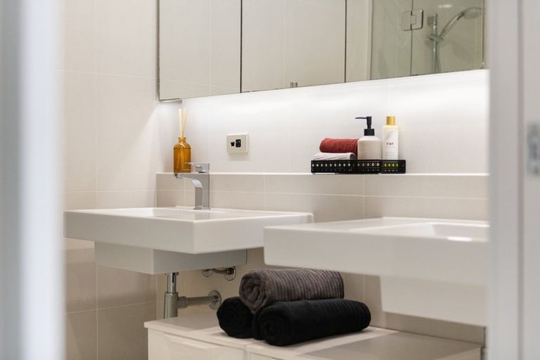 Photo of property in 21 Maunganui Road, Mount Maunganui, 3116