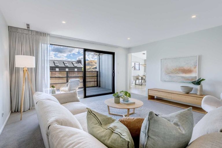 Photo of property in 39 Jack Hanley Drive, Jacks Point, Queenstown, 9371